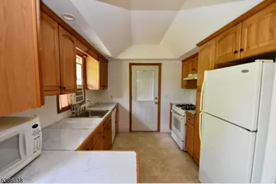 29 Moosepac Ln, Jefferson Township, NJ 07438 - Photo 2