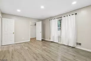 584 Thomas Blvd, East Orange, NJ 07017 - Photo 16