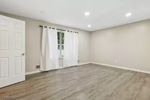 584 Thomas Blvd, East Orange, NJ 07017 - Photo 14