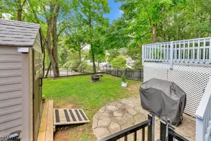 92 New York Ave, Jefferson Township, NJ 07849 - Photo 12