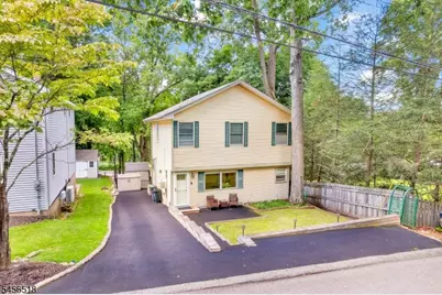 92 New York Ave, Jefferson Township, NJ 07849 - Photo 2