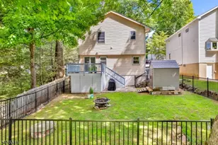 92 New York Ave, Jefferson Township, NJ 07849 - Photo 10