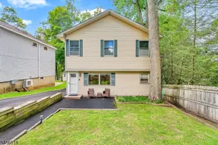 92 New York Ave, Jefferson Township, NJ 07849 - Photo 18