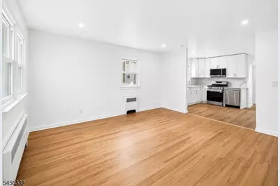 811 Hussa St, Linden, NJ 07036 - Photo 4