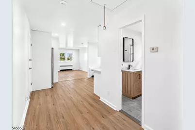 811 Hussa St, Linden, NJ 07036 - Photo 16