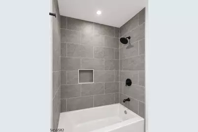 811 Hussa St, Linden, NJ 07036 - Photo 12