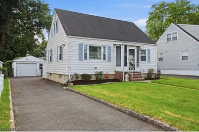 21 Harrison St, Little Falls Township, NJ 07424 - Photo 2
