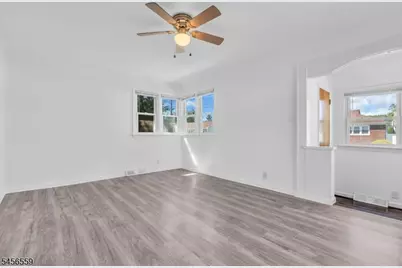 34 N 15th Ave, Manville, NJ 08835 - Photo 4