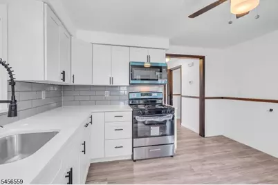 34 N 15th Ave, Manville, NJ 08835 - Photo 10