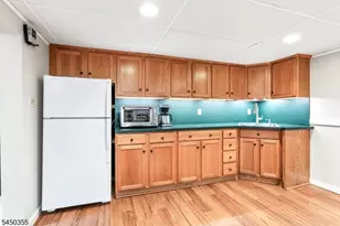 211 Briarheath Ln, Clark Township, NJ 07066 - Photo 24