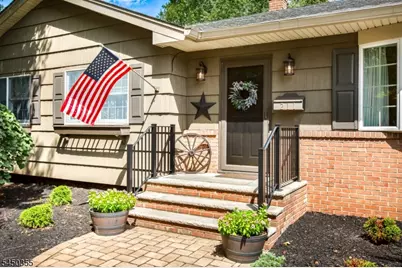 211 Briarheath Lane, Clark Township, NJ 07066 - Photo 2