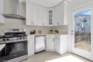 240 Keer Ave, Newark, NJ 07112 - Photo 20