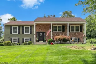 5 Van Allen Pl, Pequannock Township, NJ 07444 - Photo 2