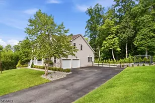 5 Jared Pl, Mount Olive, NJ 07828 - Photo 2