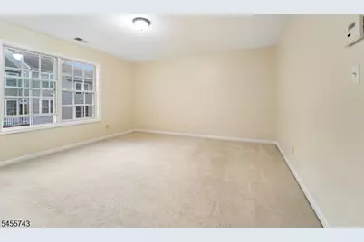 195 Levinberg Ln, Wayne, NJ 07470 - Photo 18