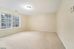 195 Levinberg Ln, Wayne, NJ 07470 - Photo 18