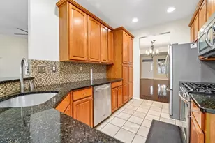 195 Levinberg Ln, Wayne, NJ 07470 - Photo 12