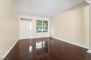 195 Levinberg Ln, Wayne, NJ 07470 - Photo 4