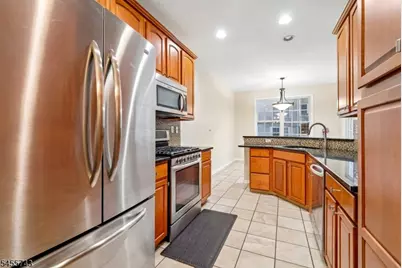 195 Levinberg Ln, Wayne, NJ 07470 - Photo 10