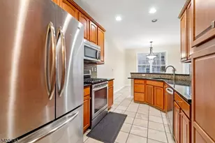 195 Levinberg Ln, Wayne, NJ 07470 - Photo 10