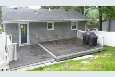 137 W End Ave, Hopatcong, NJ 07843 - Photo 4