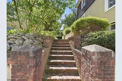 11 Reading Ter, Fair Lawn, NJ 07410 - Photo 6
