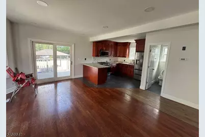 35 Lawrence St, Bloomfield, NJ 07003 - Photo 4