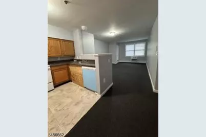 170 N Oraton Pkwy #111, East Orange, NJ 07017 - Photo 2