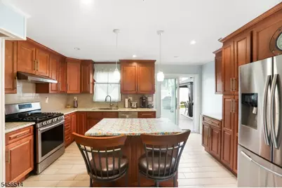 354 Colonia Blvd, Woodbridge Township, NJ 07067 - Photo 10