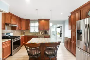 354 Colonia Blvd, Woodbridge Township, NJ 07067 - Photo 10