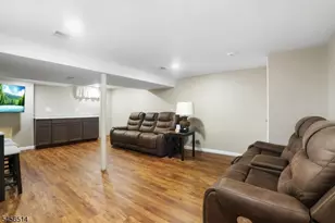 354 Colonia Blvd, Woodbridge Township, NJ 07067 - Photo 18