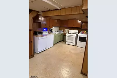 609A Arnett St, Elizabeth, NJ 07202 - Photo 4