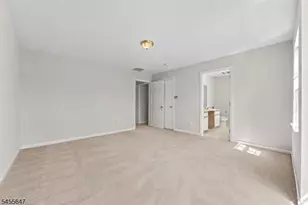 33 Gordon Cir, Parsippany, NJ 07054 - Photo 14