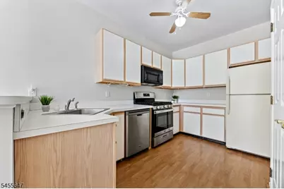33 Gordon Circle, Parsippany, NJ 07054 - Photo 4