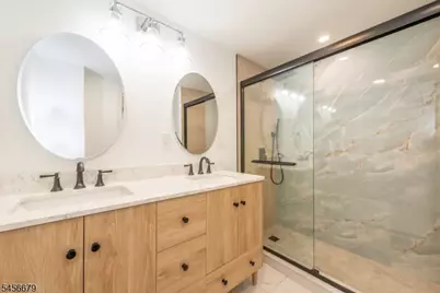 549 Beach St, Orange, NJ 07050 - Photo 8