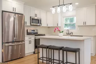 549 Beach St, Orange, NJ 07050 - Photo 2