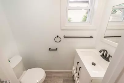 549 Beach St, Orange, NJ 07050 - Photo 12