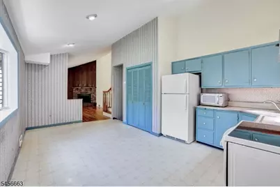 8 Libby Ave, Pequannock Township, NJ 07444 - Photo 18