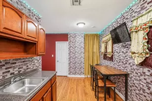 34 Hillman St, Paterson, NJ 07522 - Photo 4