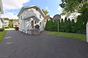 856 Ester Ave, Teaneck Township, NJ 07666 - Photo 4