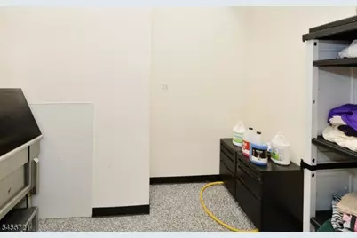 85A Walnut St, Montclair, NJ 07042 - Photo 18