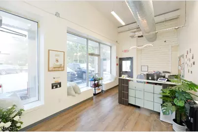 85A Walnut St, Montclair, NJ 07042 - Photo 6