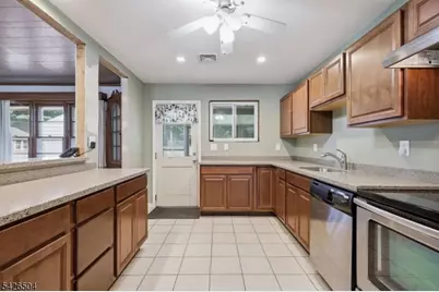 7 Essex Rd, Washington Township, NJ 07882 - Photo 12