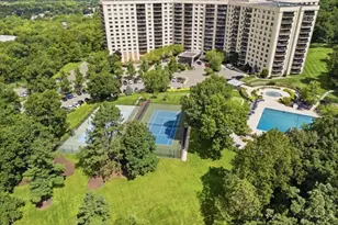 1 Claridge Dr, Verona, NJ 07044 - Photo 4