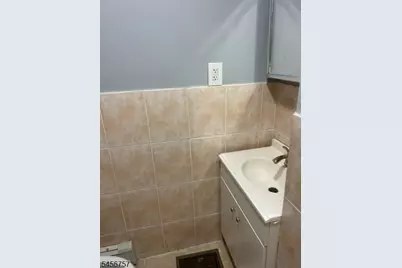 232 Eastern Pkwy, Irvington, NJ 07111 - Photo 20