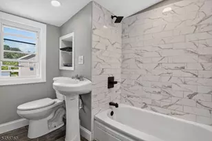 16 Oakwood Pl, North Brunswick Township, NJ 08902 - Photo 16