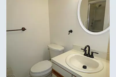 124 Winchester Way, Franklin Township, NJ 08873 - Photo 8