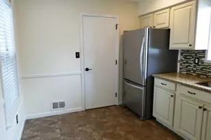124 Winchester Way, Franklin Township, NJ 08873 - Photo 6