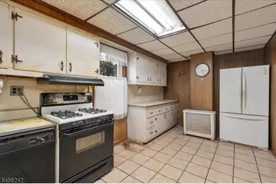 1445 Hiawatha Avenue, Hillside, NJ 07205 - Photo 8