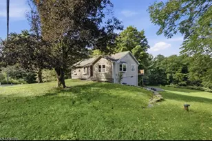 37 Central School Rd, Wantage, NJ 07461 - Photo 6